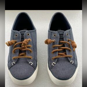 Sperry women’s Gray Canvas Sneakers